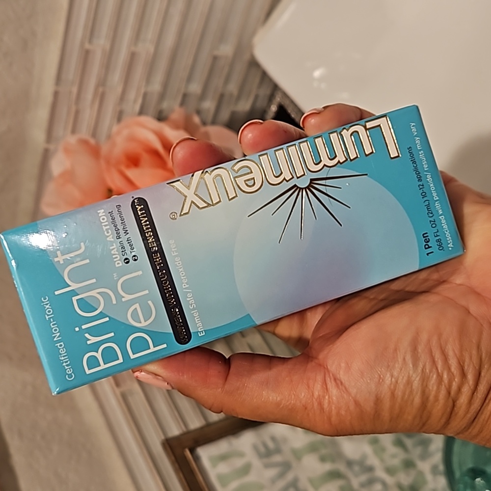 LUMINEUX BRIGHT WHITENING GEL PEN